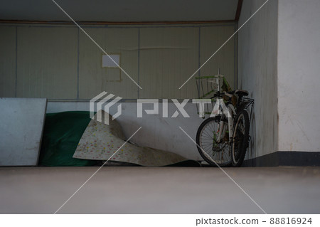 Alleyway in Cheonan, Chungcheongnam-do 88816924