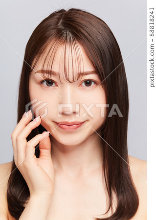 美麗年輕的日本女人 88818241