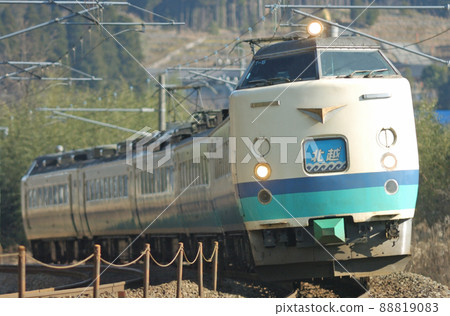 北陸本線栗良翼JR東邊485系列T15編隊(新潟)北越 北陸本線栗良翼JR東邊485系列T15編隊(新潟)北越 88819083
