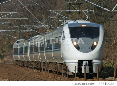 北陸本線椿-栗良JR西683系列S09+S27編隊(金澤)白鷺 北陸本線椿-栗良JR西683系列S09+S27編隊(金澤)白鷺 88819088