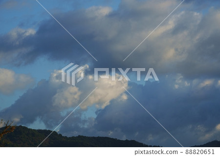 初冬清晨的清新天空・藍天白雲・211113am 初冬清晨的清新天空・藍天白雲・211113am 88820651