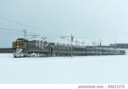 Hokuriku Main Line Kaga Kasama-Mikawa JR West EF81-44 (Tsuruga) + 24 series Twilight Express 88821372