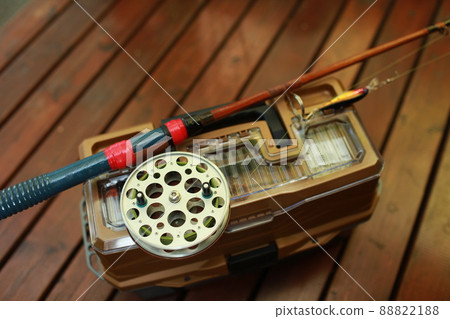 fishing rod with big reel 88822188
