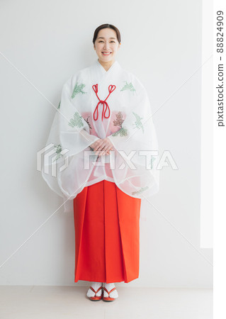 巫女全身 88824909