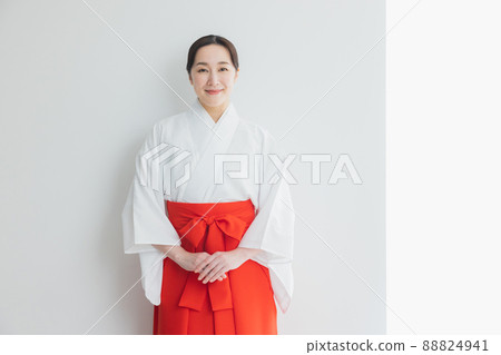 一個女祭司 88824941