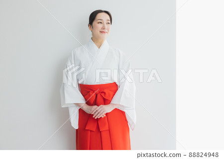 一個女祭司 88824948