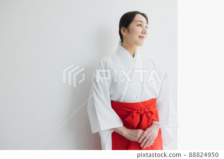 一個女祭司 88824950