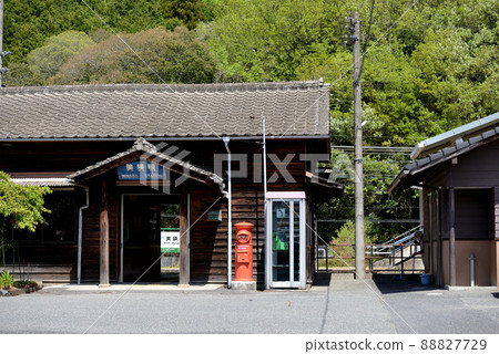 Registered tangible cultural property JR Minagi Station Building 88827729
