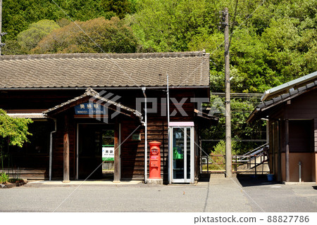 Registered tangible cultural property JR Minagi Station Building 88827786
