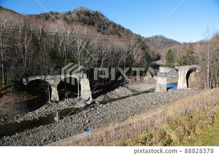 JNR Shihoro Line No. 4 Otofukegawa Bridge Remains (Kamishihoro Town, Hokkaido) 88828378