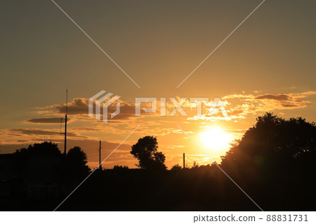 落日的天空 落日的天空 88831731