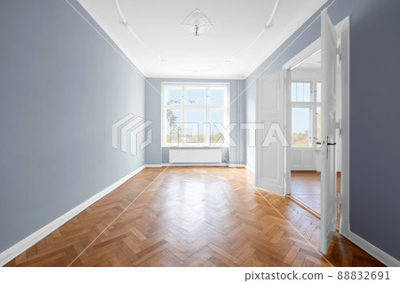 old building apartment room - empty flat in Stuckaltbau 88832691