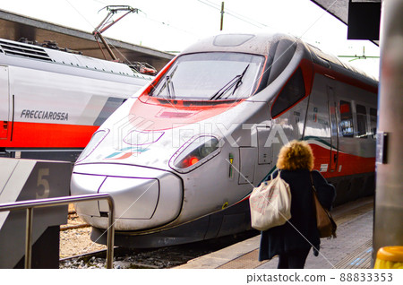 ETR600停在車站 88833353