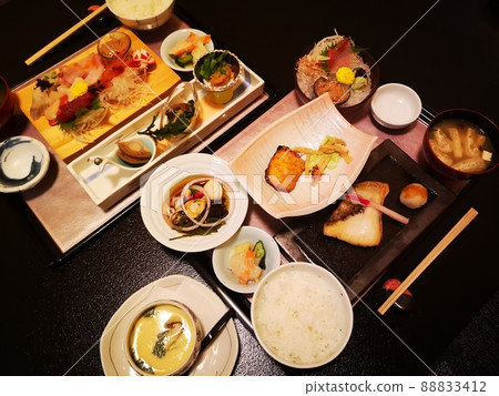 烤魚套餐和刺身套餐 88833412