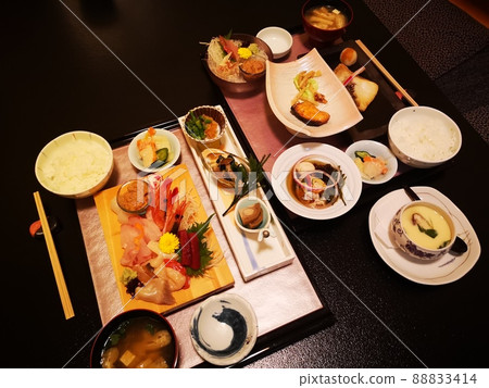 烤魚套餐和刺身套餐 88833414