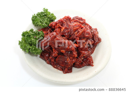 牛肉裙牛排(用於燒烤,在醬汁中醃製) 牛肉裙牛排(用於燒烤,在醬汁中醃製) 88836645