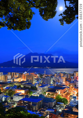 [鹿兒島縣]從城山公園展望台看鹿兒島和櫻島的夜景 88837359