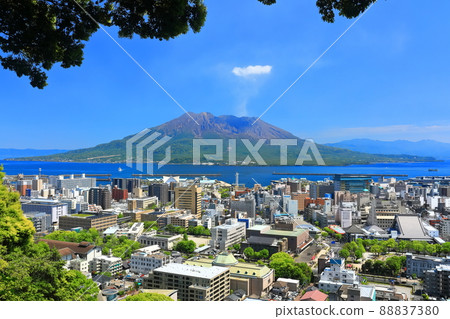 [鹿兒島縣]從城山公園展望台看到的鹿兒島市容和櫻島 88837380