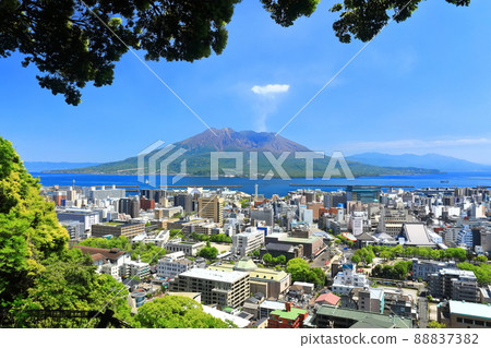 [Kagoshima Prefecture] Kagoshima cityscape and Sakurajima seen from Shiroyama Park Observatory 88837382