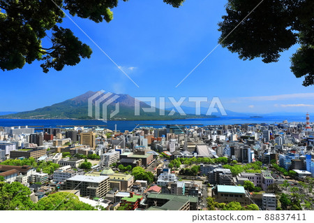 [Kagoshima Prefecture] Kagoshima cityscape and Sakurajima seen from Shiroyama Park Observatory 88837411