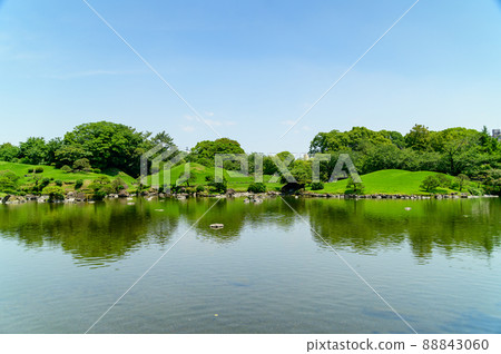 日本庭園“清新綠色庭園風光”旅遊勝地水前寺成天園日本九州熊本縣 日本庭園“清新綠色庭園風光”旅遊勝地水前寺成天園日本九州熊本縣 88843060