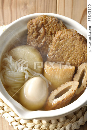 A bird's-eye view of hot oden for one person containing boiled eggs, radishes, chikuwa, Jakoten, Shirataki, and kamaboko. A bird's-eye view of hot oden for one person containing boiled eggs, radishes, chikuwa, Jakoten, Shirataki, and kamaboko. 88845160