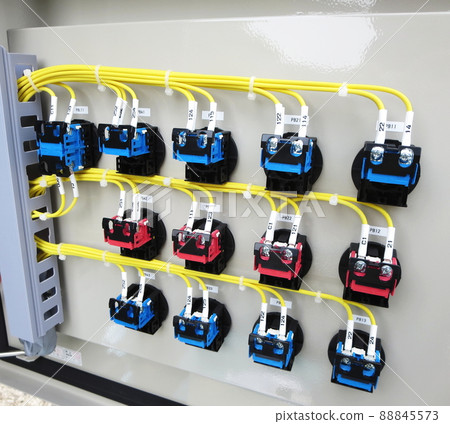 Control cable for connecting to electrical components Control cable for connecting to electrical components 88845573