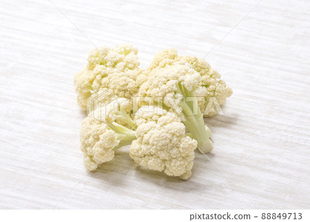 Cauliflower flower cabbage freshly harvested vegetables healthy vegetables 88849713