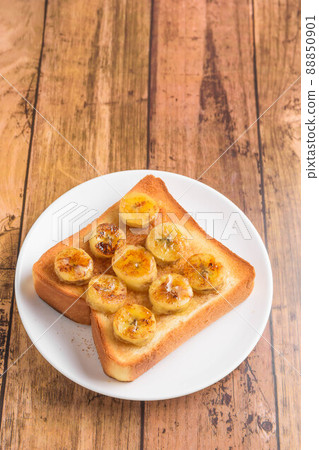 Grilled banana toast 88850901