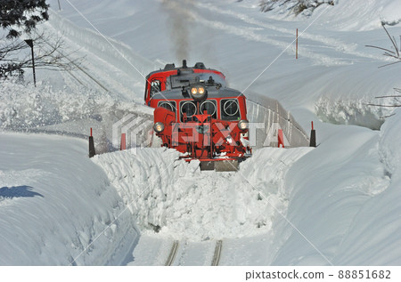 Tadami Line Irihirose-Tadami JE East Japan DD14-333 (Nagaoka) + DE10-1680 (Nagaoka) Special Snow 88851682