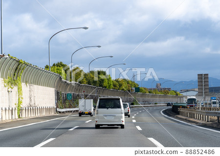 公路駕駛圖片 88852486