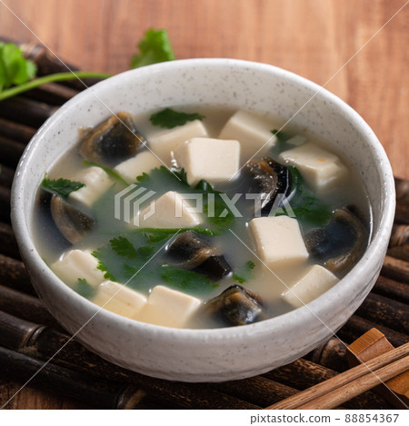 皮蛋豆腐湯 台灣 小吃 湯 特寫 century egg tofu soup ピータンとうふスープ 88854367