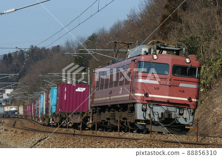 Hokuriku Main Line Tsubata-Kurikara JR Freight EF81-122 (Toyama) 88856310