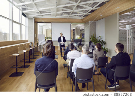 Businessman present project during seminar to employees 88857268