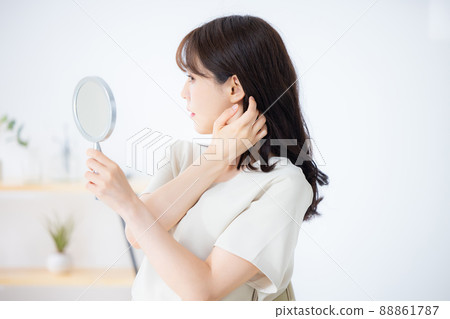 女米色連衣裙 88861787