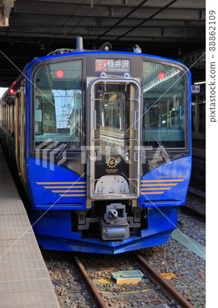 Shinano Railway New model SR-1 series Temporary rapid train Karuizawa Resort bound for Karuizawa (Nagano Station) 88862109