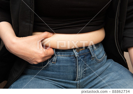 Stomach rash 88862734