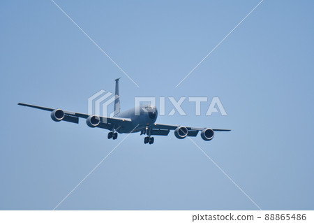 US Air Force KC-135R Aerial Refueling Aircraft Strat Tanker 88865486