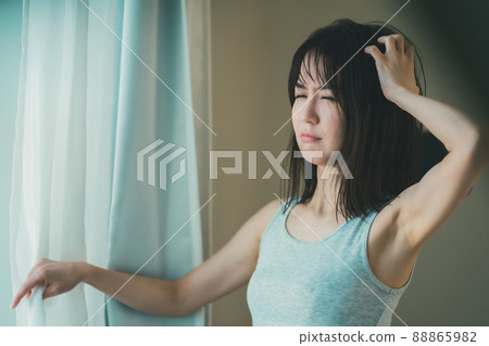 waking up, female, lady 88865982