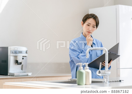 驗房設備、工作服、女裝供水 驗房設備、工作服、女裝供水 88867182