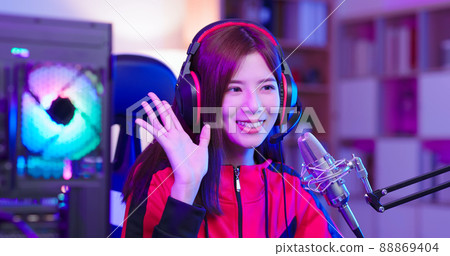 cybersport gamer have live stream 88869404