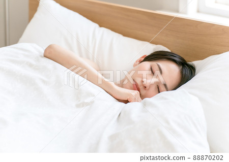 早上睡覺的女人 早上睡覺的女人 88870202