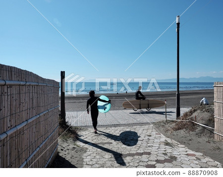surfer 88870908