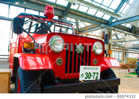 Tokyo Yuyake Koyake Fureai no Sato Red jeep fire engine Tokyo Yuyake Koyake Fureai no Sato Red jeep fire engine 88874332