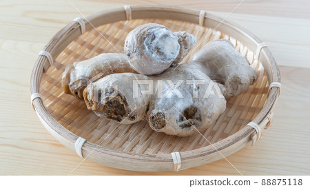 Ginger with mildew Ginger with mildew 88875118
