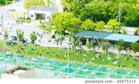 大阪府天王寺附近，傾斜移位 88875213