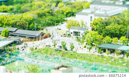 大阪府天王寺附近,傾斜移位 大阪府天王寺附近,傾斜移位 88875214