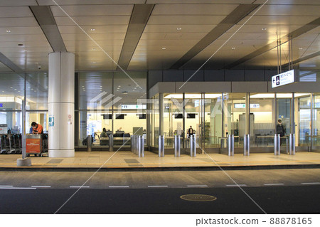 羽田機場第 3 航站樓 1F Entrance Plaza 入口前巴士站 88878165