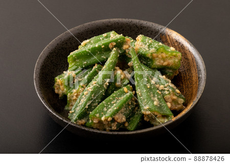 Okra sesame sauce 88878426