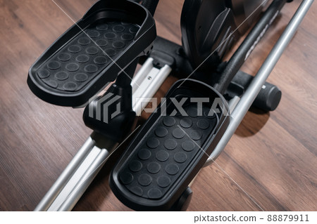 pedals and rails q factor of professional elliptical machine equipment pedals and rails q factor of professional elliptical machine equipment 88879911
